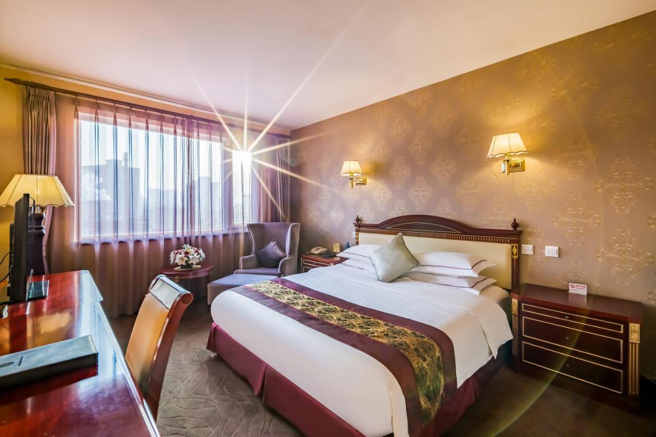 Beijing Commercial Business Hotel Екстер'єр фото