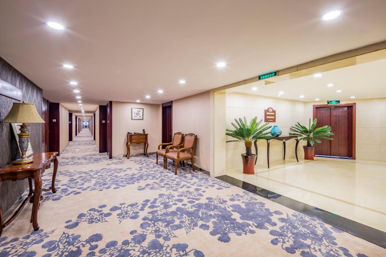 Beijing Commercial Business Hotel Екстер'єр фото