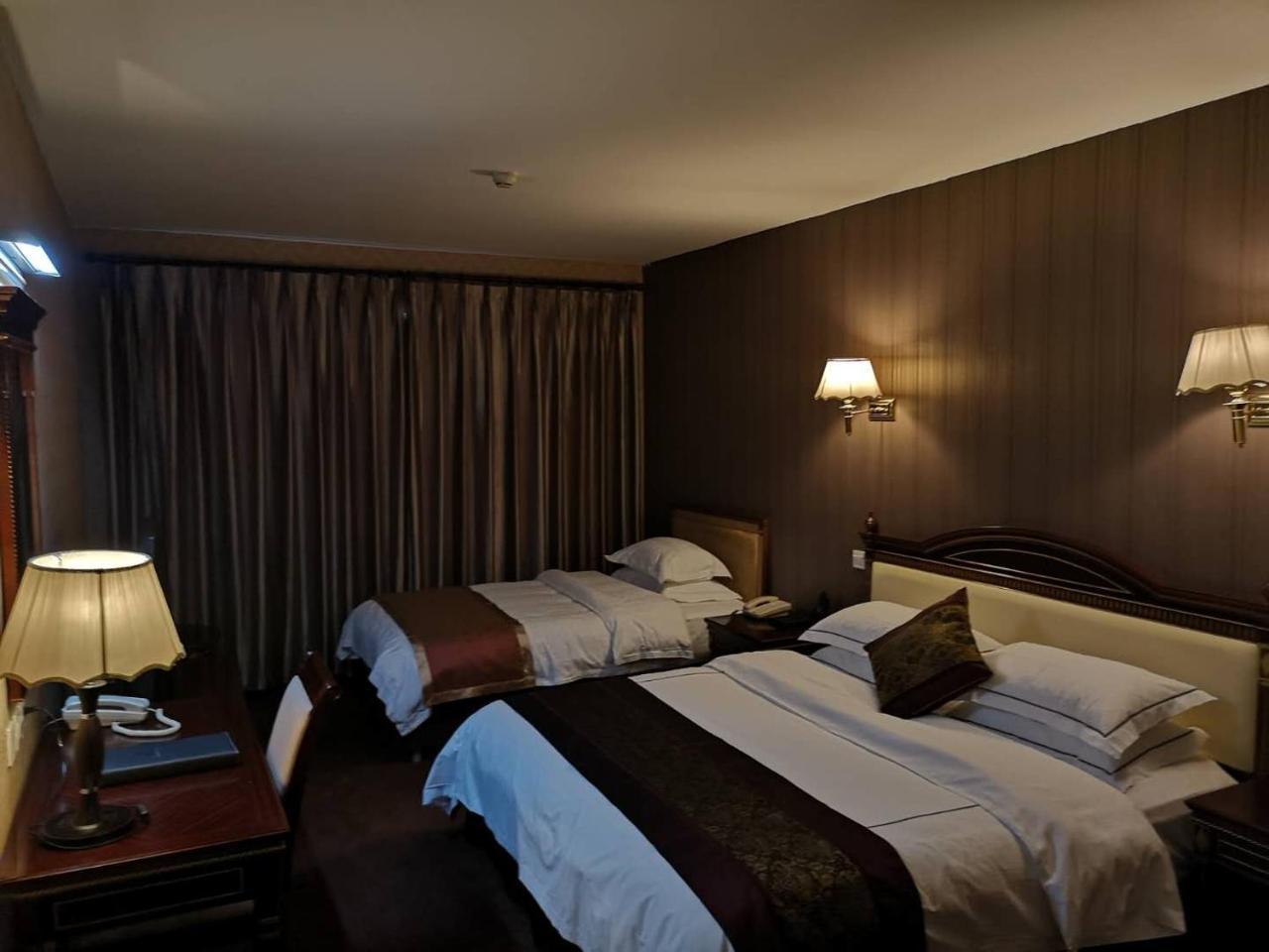 Beijing Commercial Business Hotel Екстер'єр фото