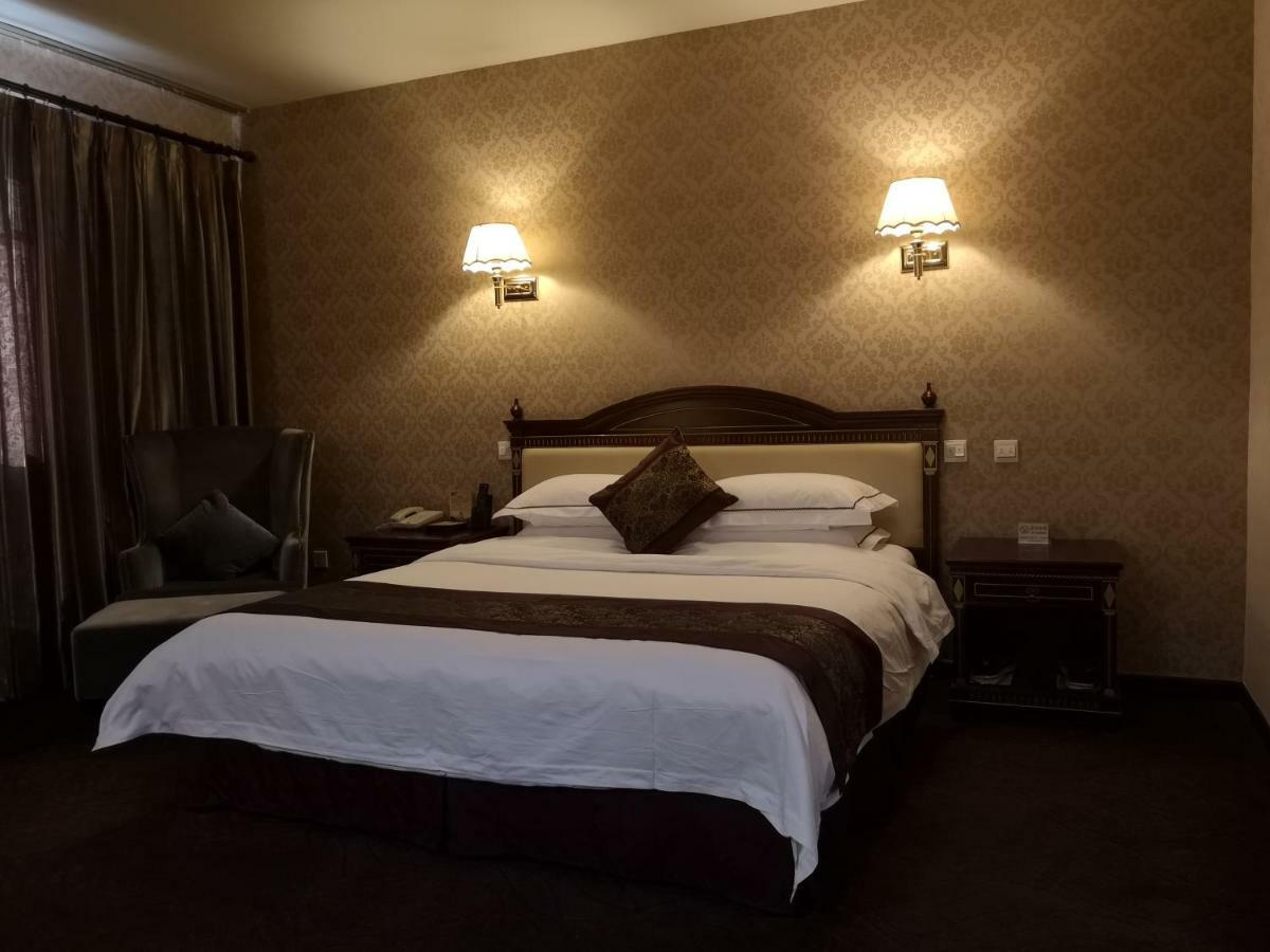 Beijing Commercial Business Hotel Екстер'єр фото