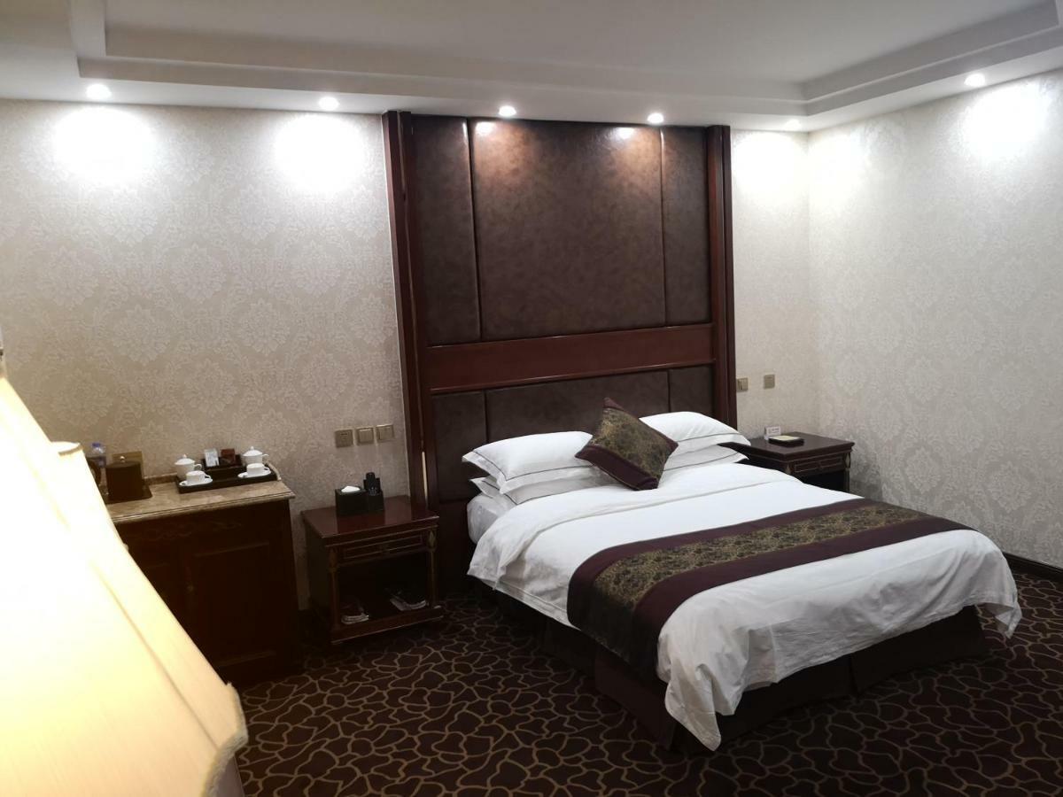 Beijing Commercial Business Hotel Екстер'єр фото
