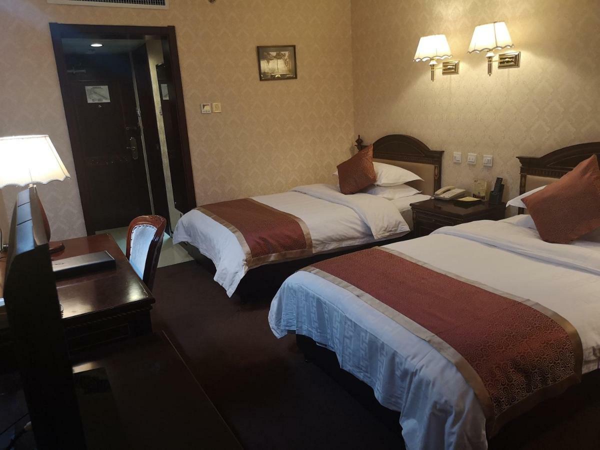 Beijing Commercial Business Hotel Екстер'єр фото
