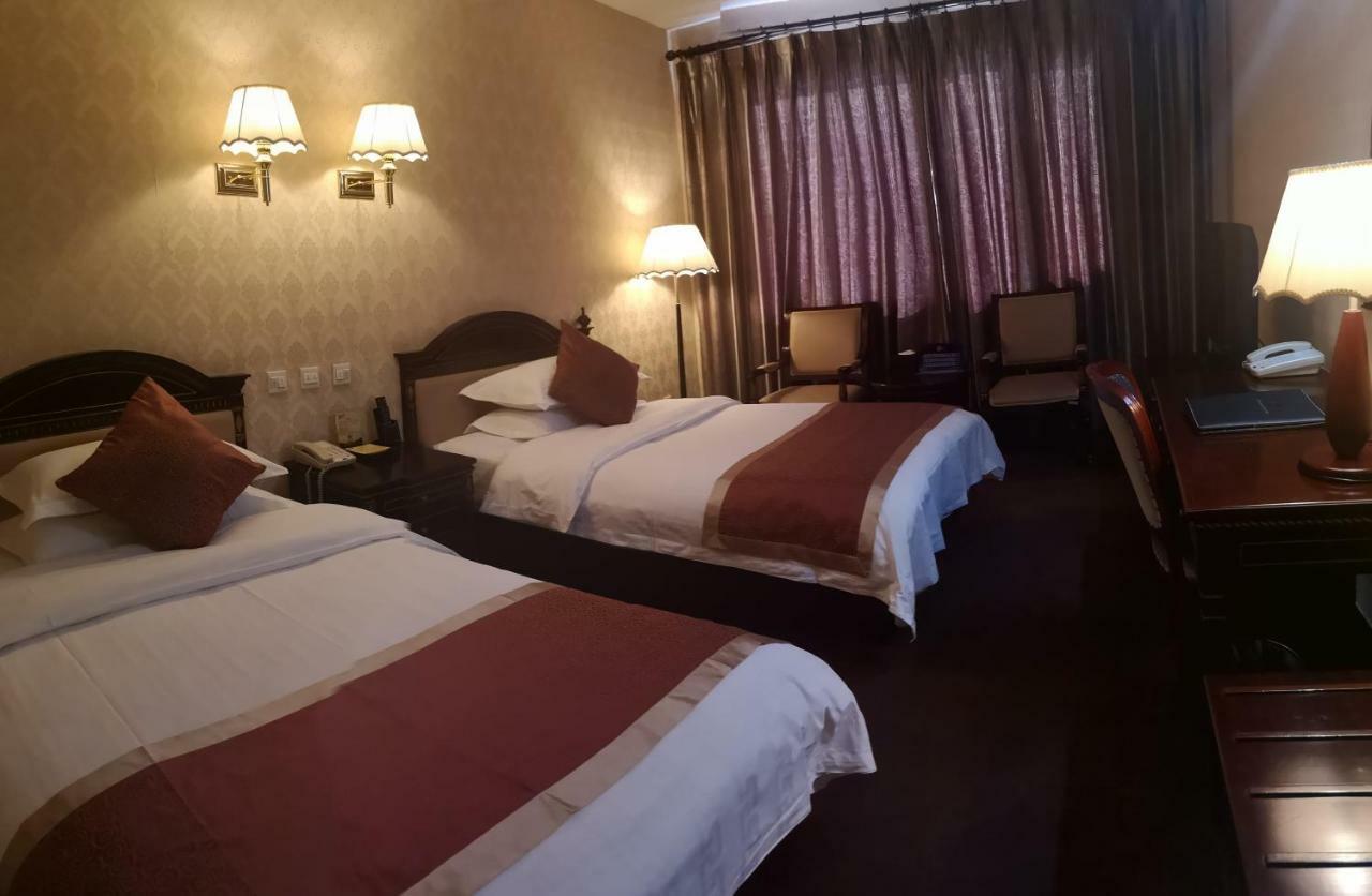Beijing Commercial Business Hotel Екстер'єр фото